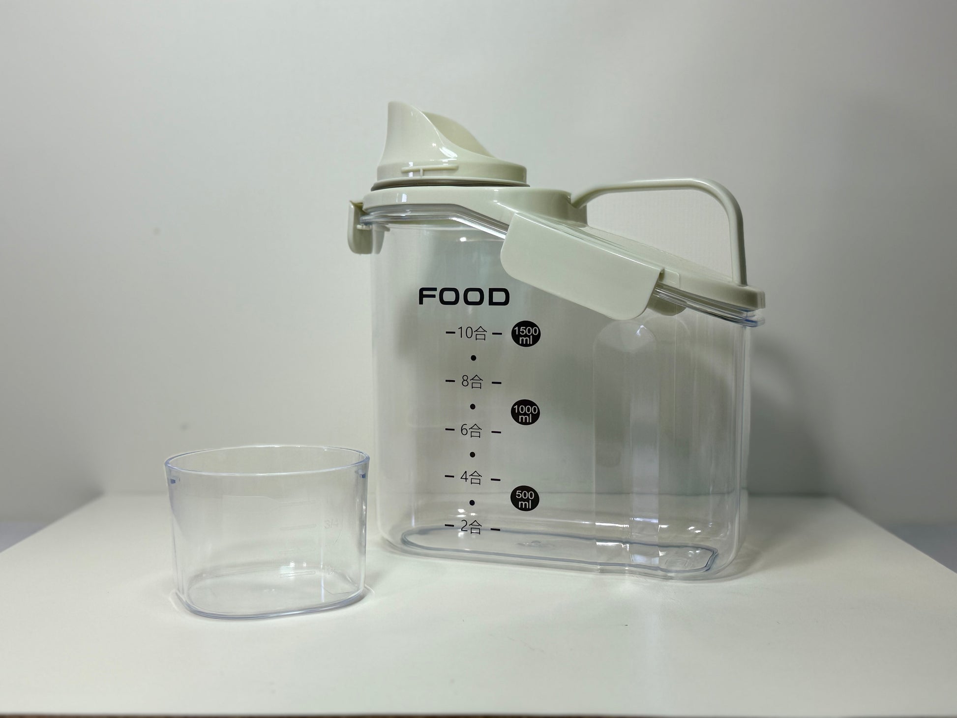 Kitchen food storage container