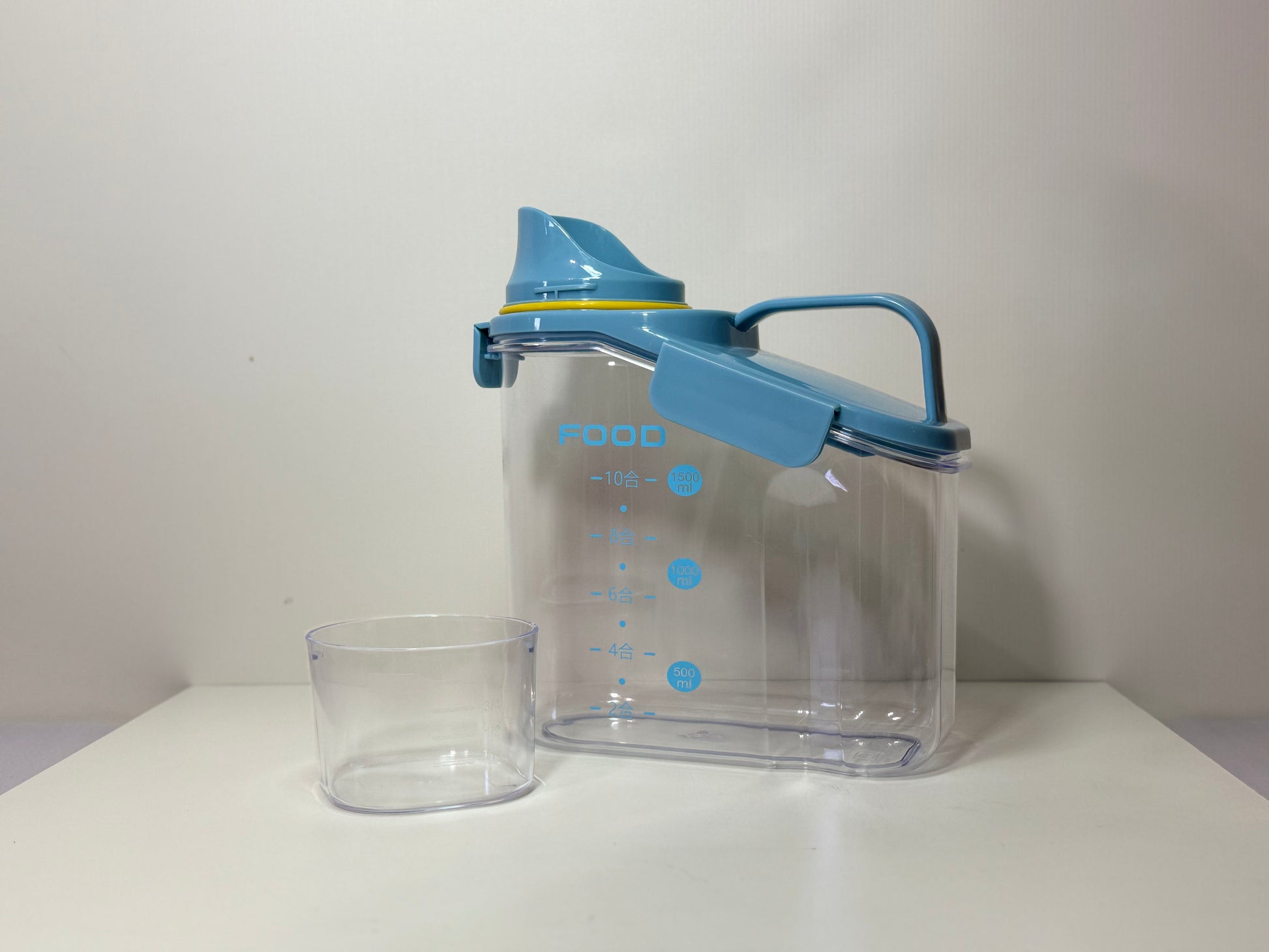 Kitchen food storage container