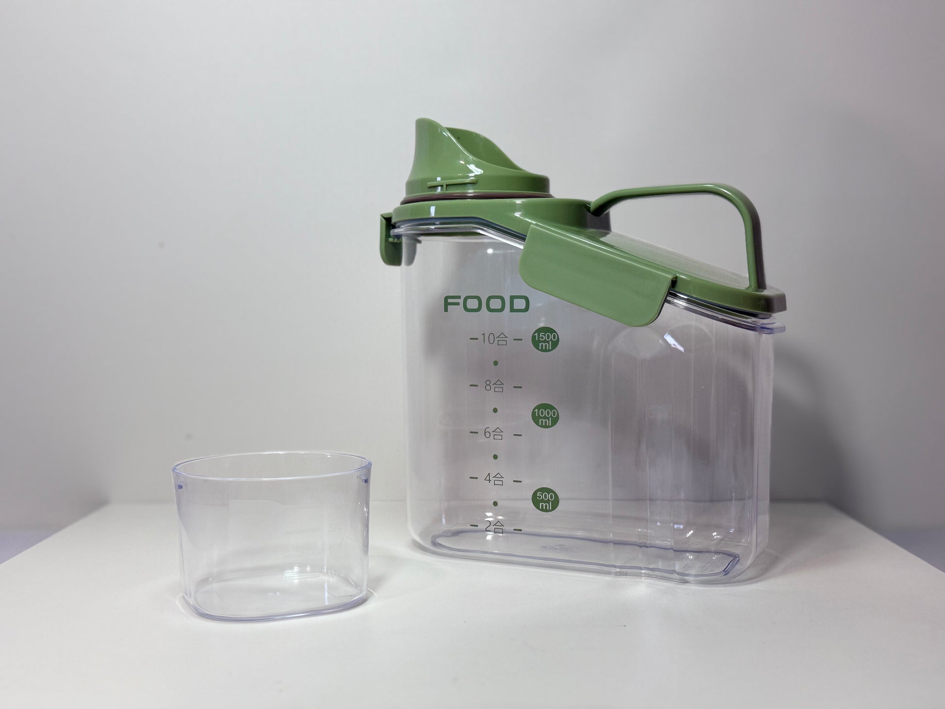 Kitchen food storage container