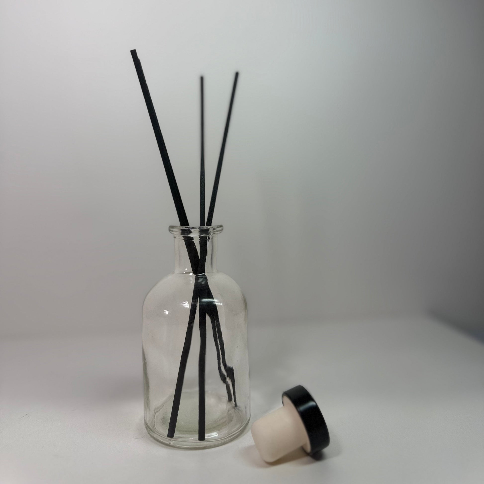 Glass diffuser bottle with 4 sticks and cap set, 125mL