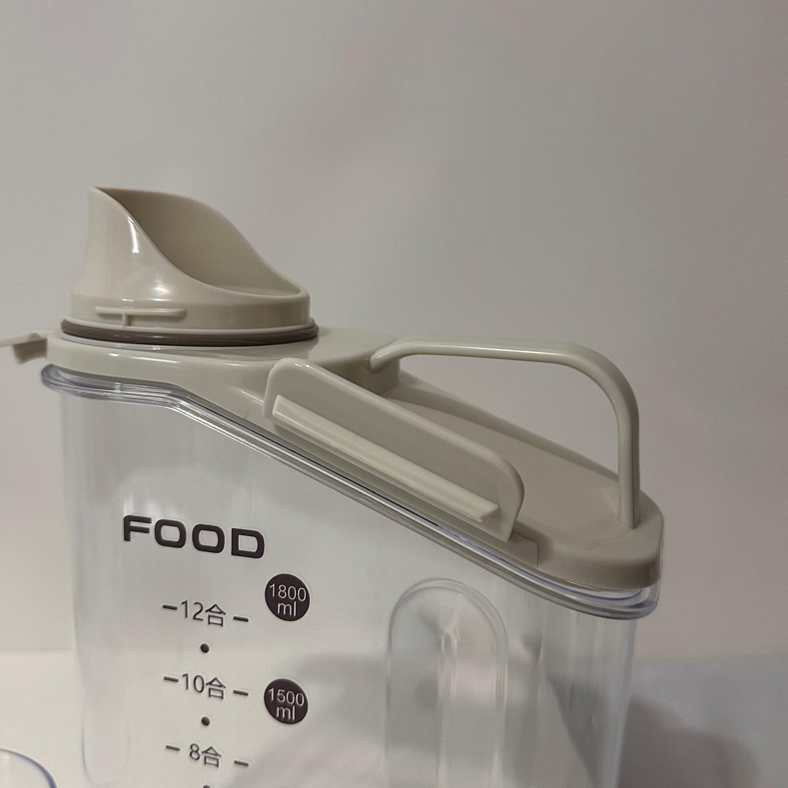 Kitchen food storage container