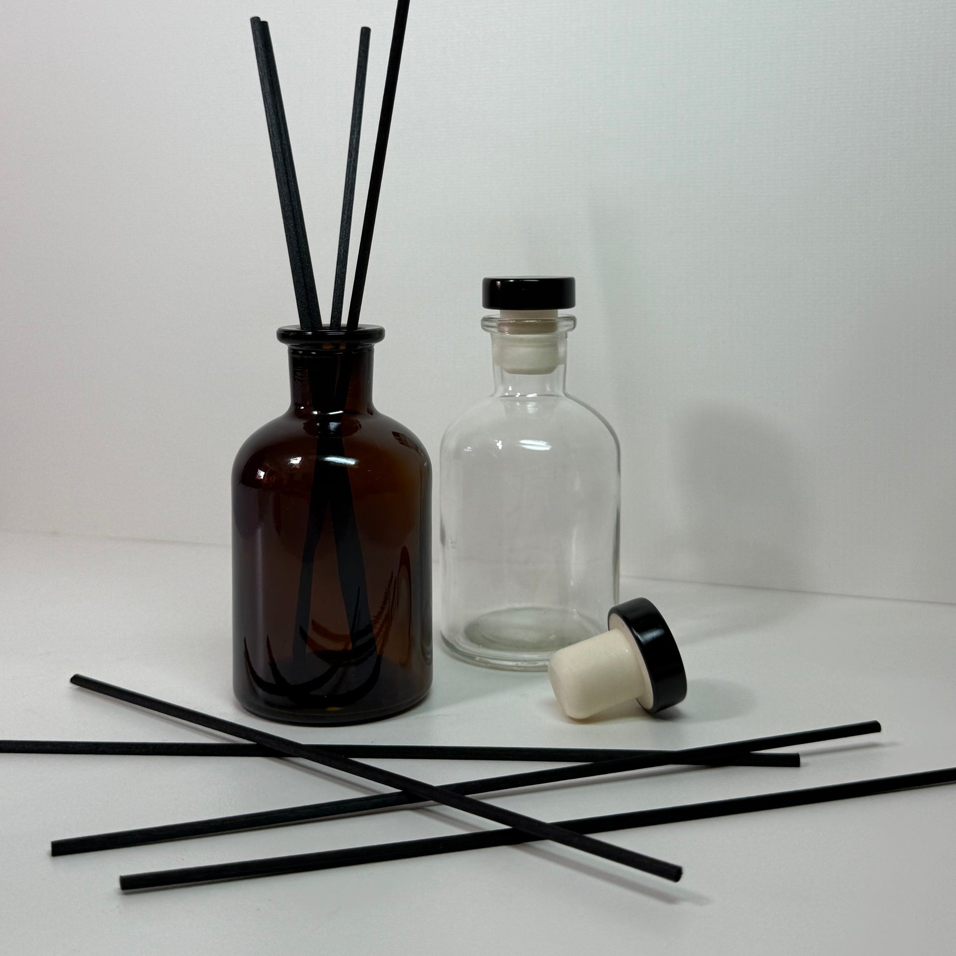Glass diffuser bottle with 4 sticks and cap set, 125mL