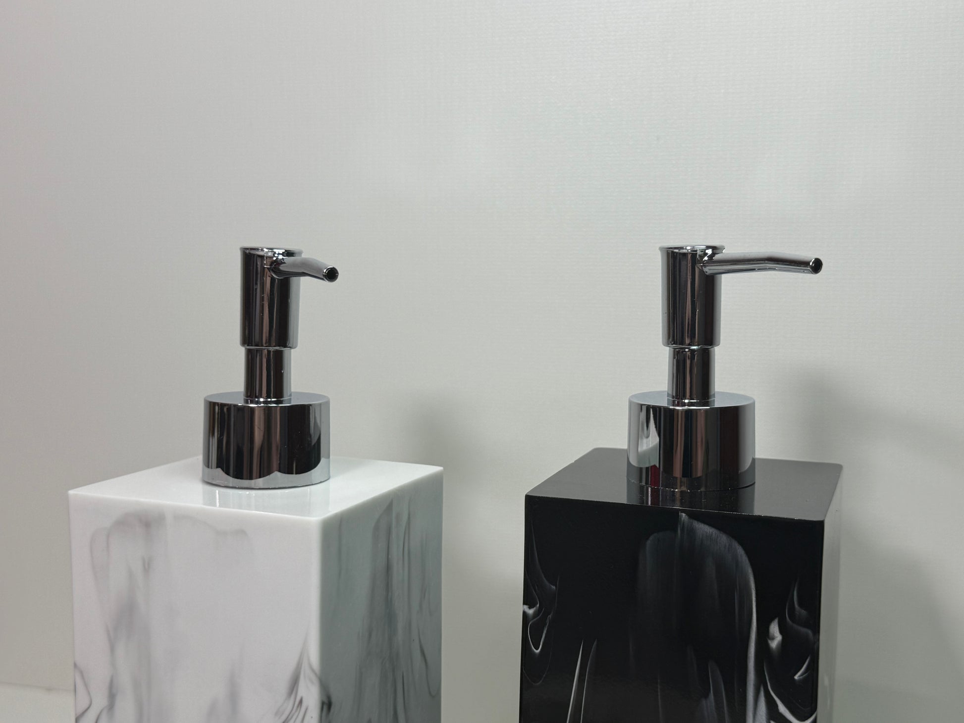 Ceramic liquid soap dispenser 450mL and solid soap holder set