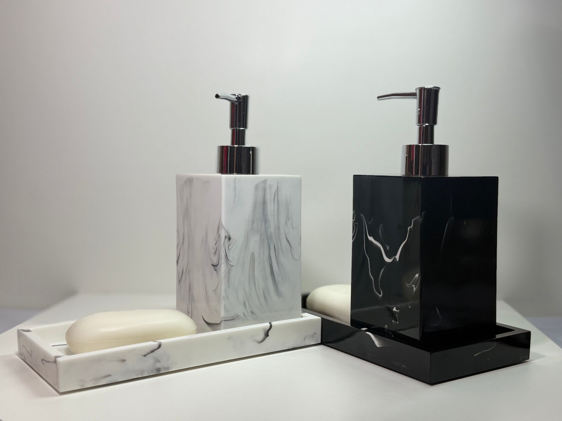 Ceramic liquid soap dispenser 450mL and solid soap holder set