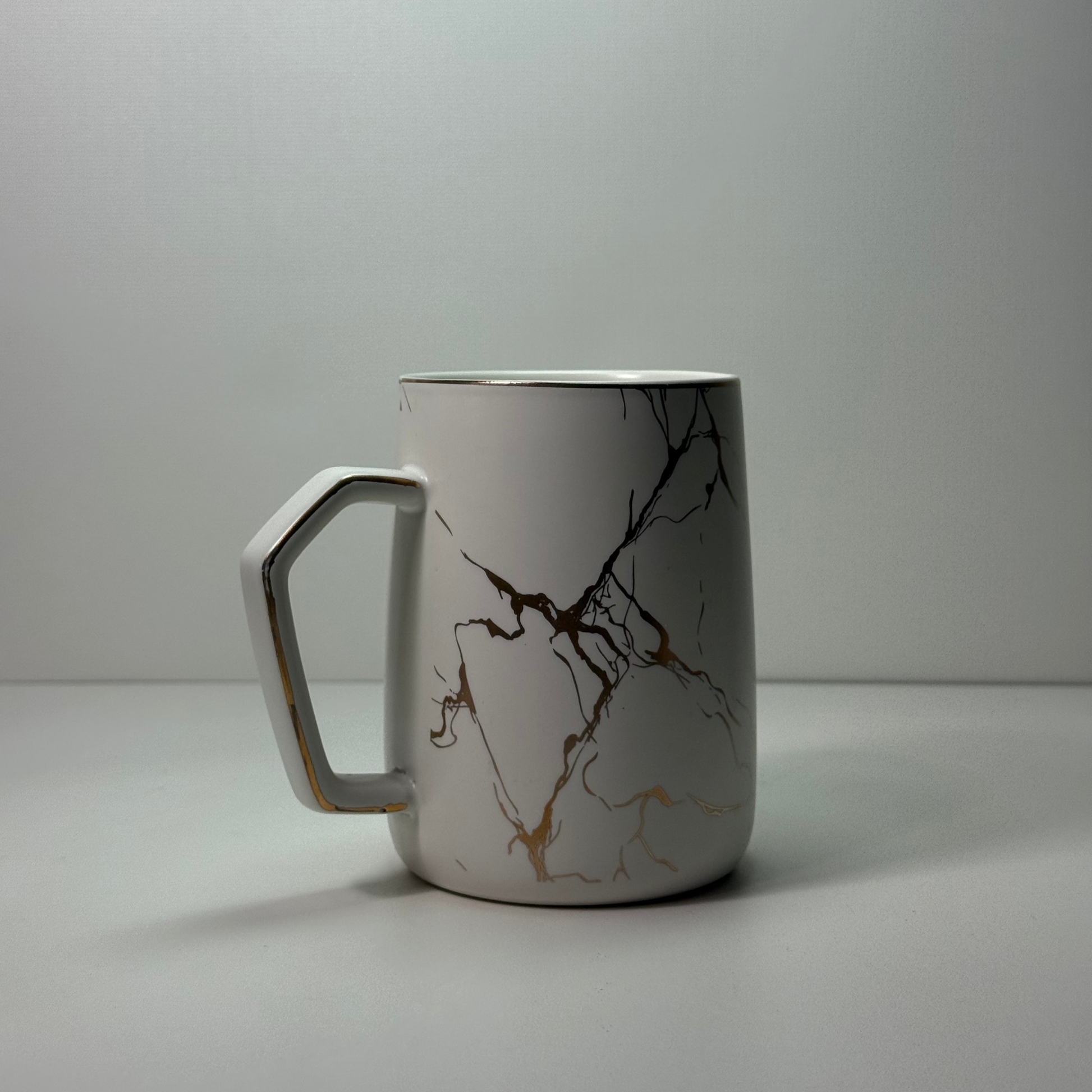 Elegant ceramic cup, 400mL