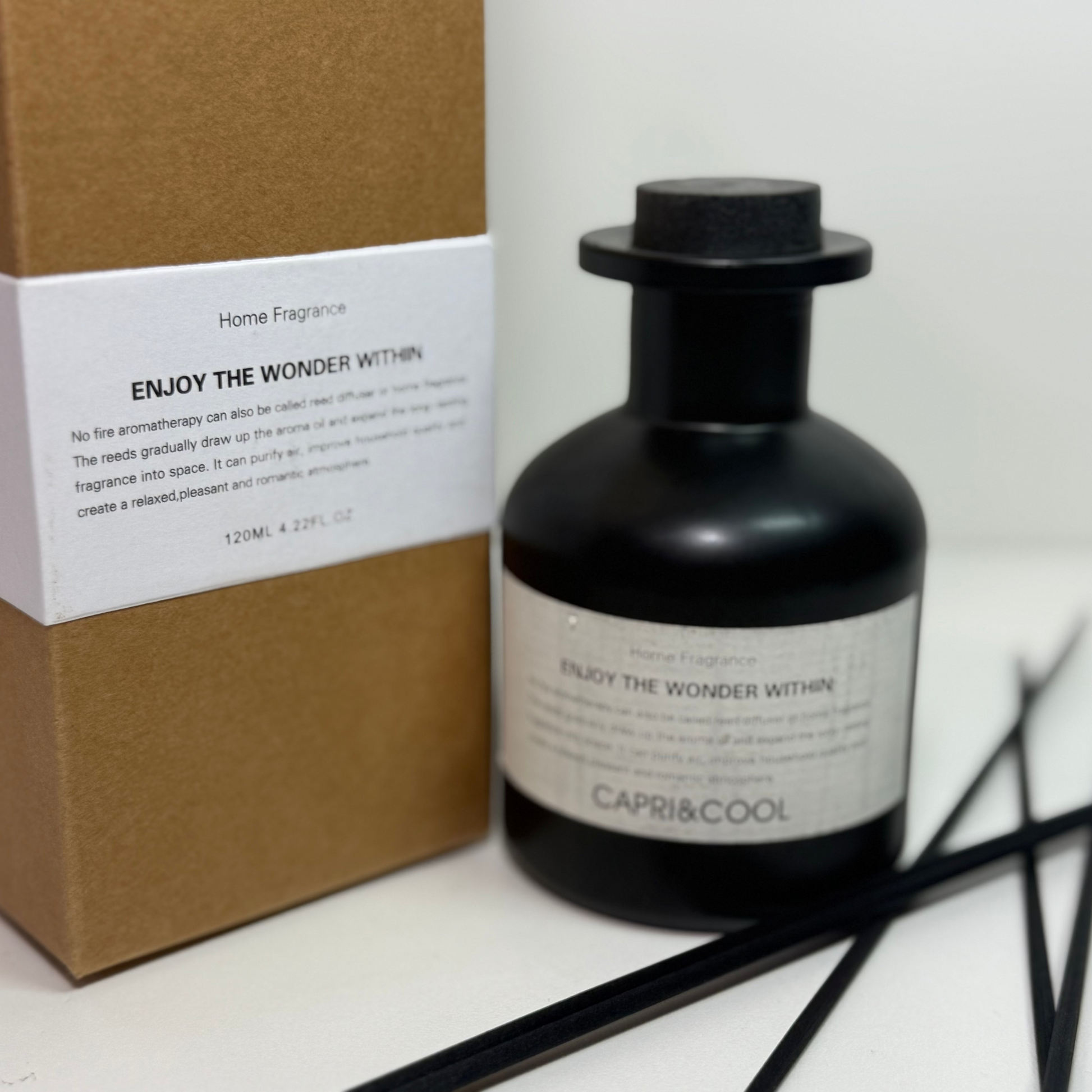 Glass difusser bottle with essential oil and sticks, 150mL