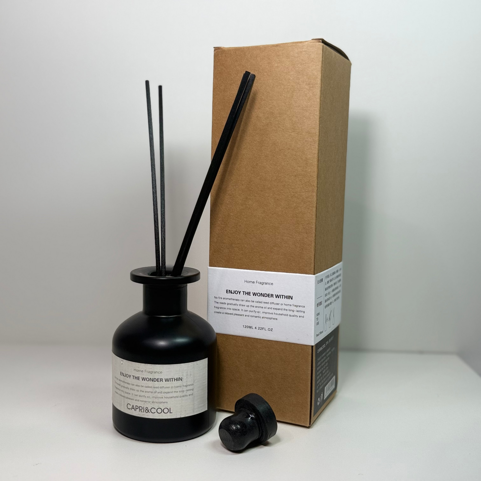 Glass difusser bottle with essential oil and sticks, 150mL