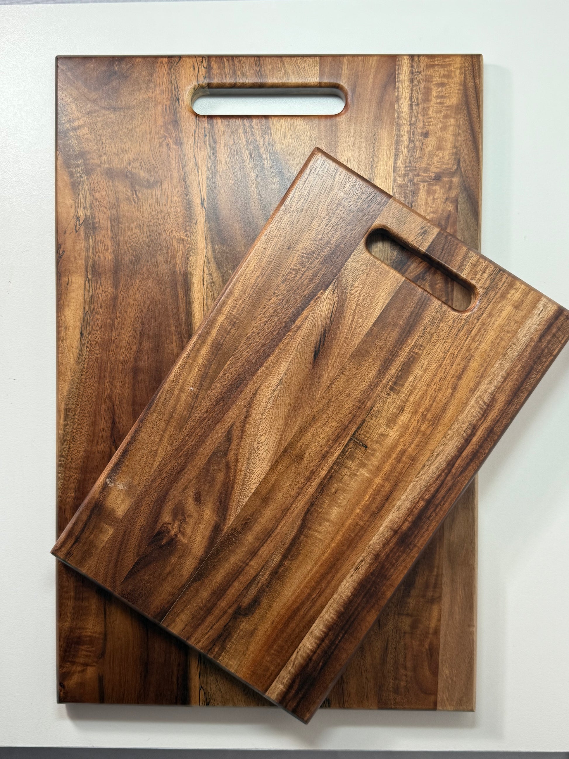 Wooden elegant chopping board, Taiwan Acacia