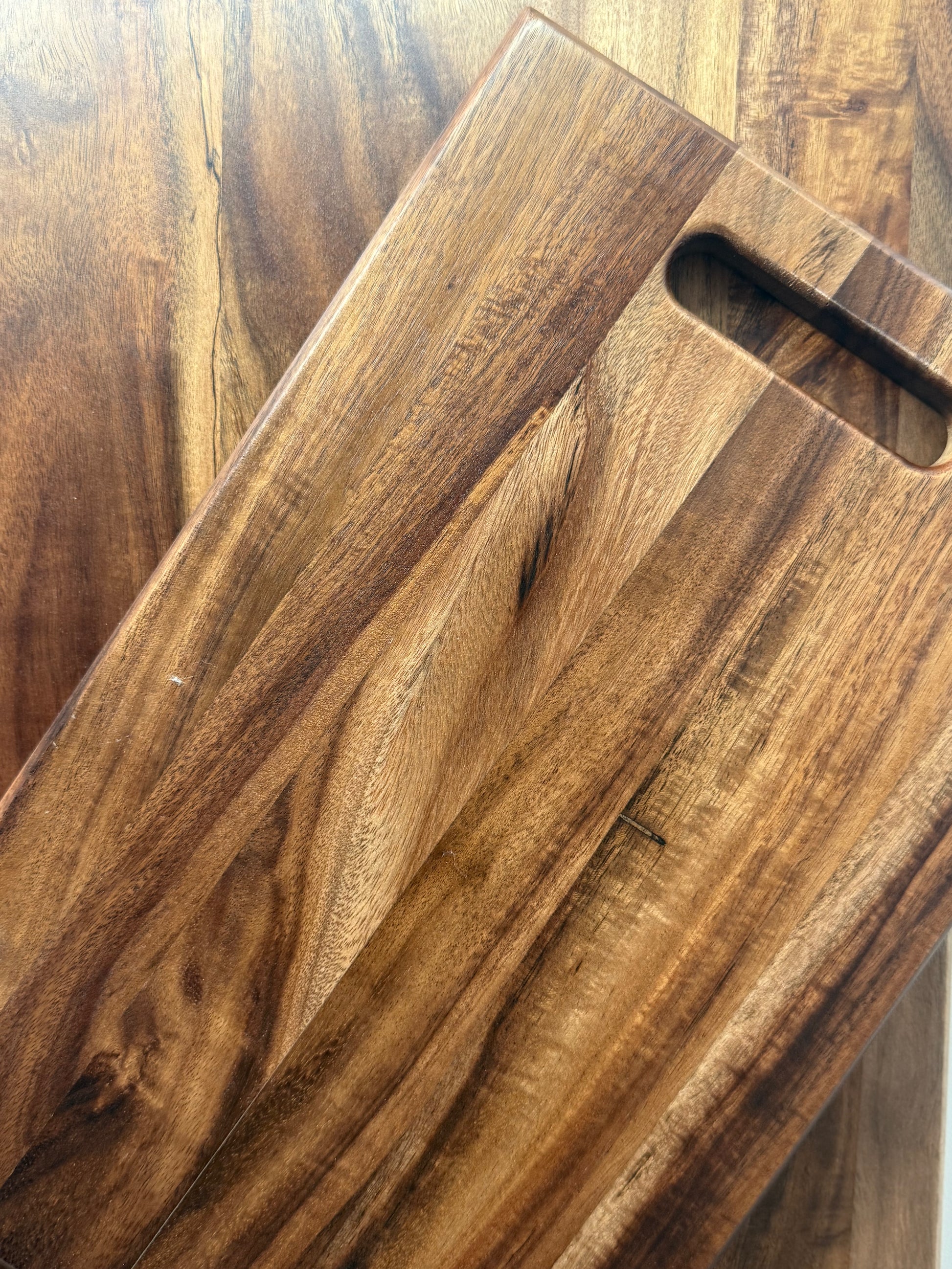 Wooden elegant chopping board, Taiwan Acacia