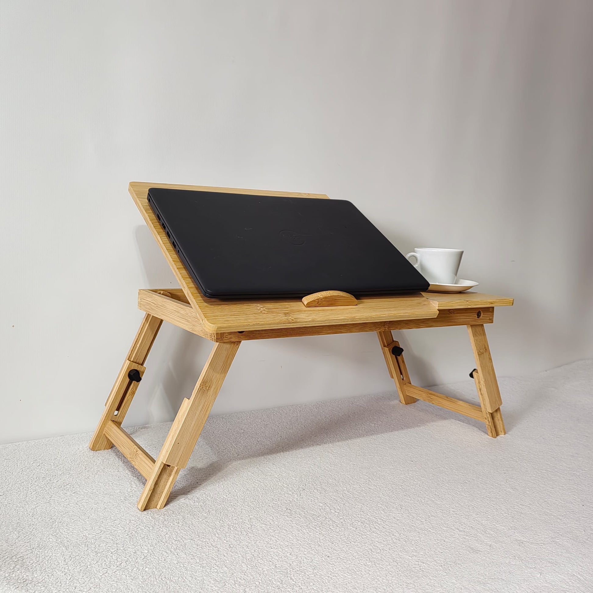 Masuta de laptop / mic dejun / cafea din bambus, 55cm x 35cm x 28cm