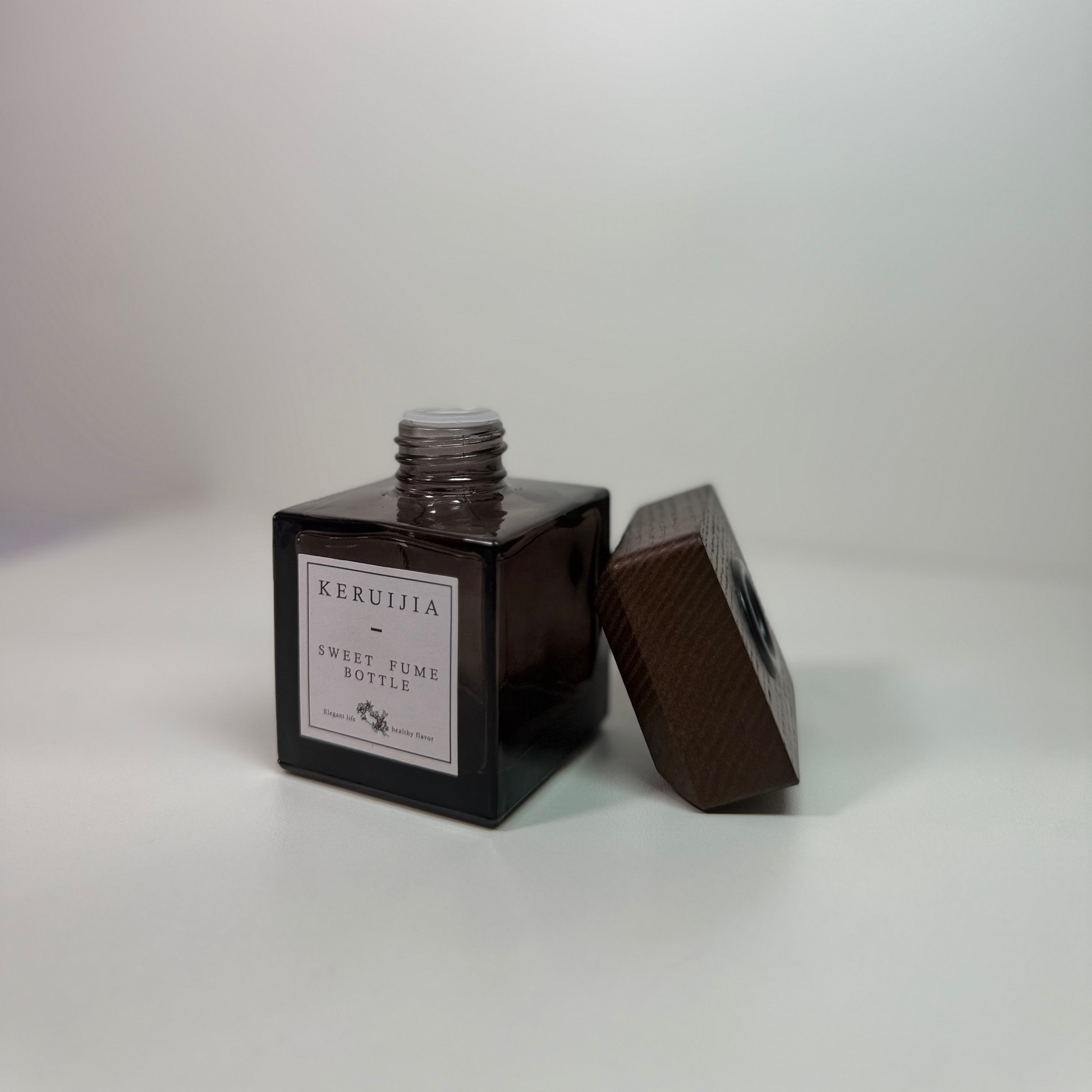 Glass diffuser bottle and oil container with lid, 100mL