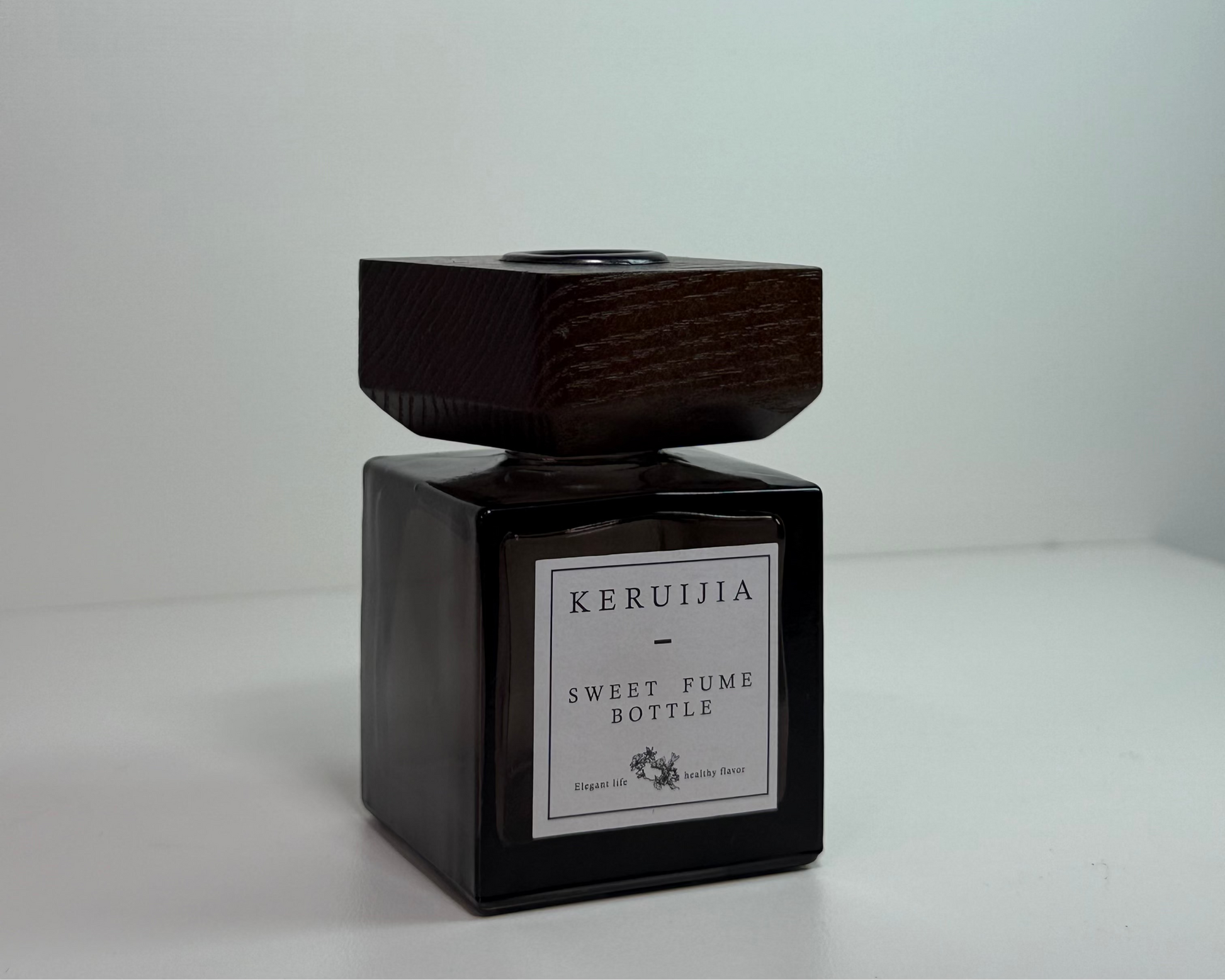 Glass diffuser bottle and oil container with lid, 100mL