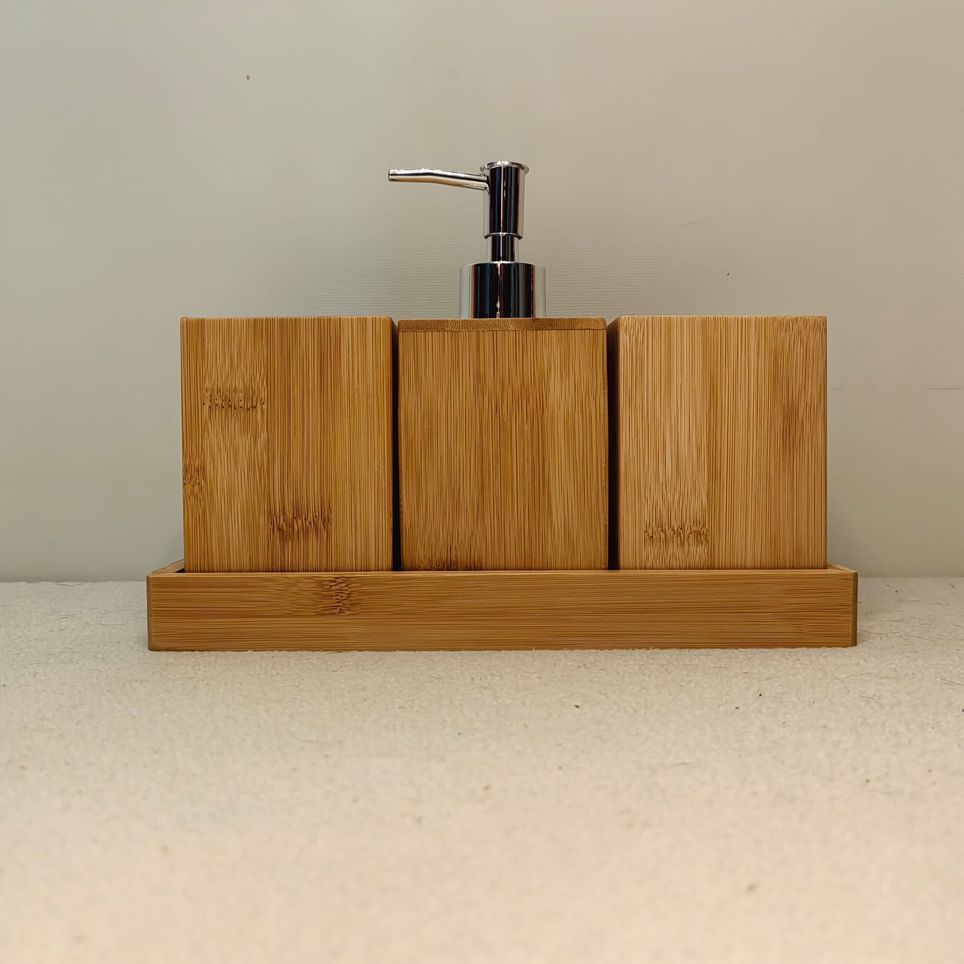 Bamboo bathroom accessories set, 4 components