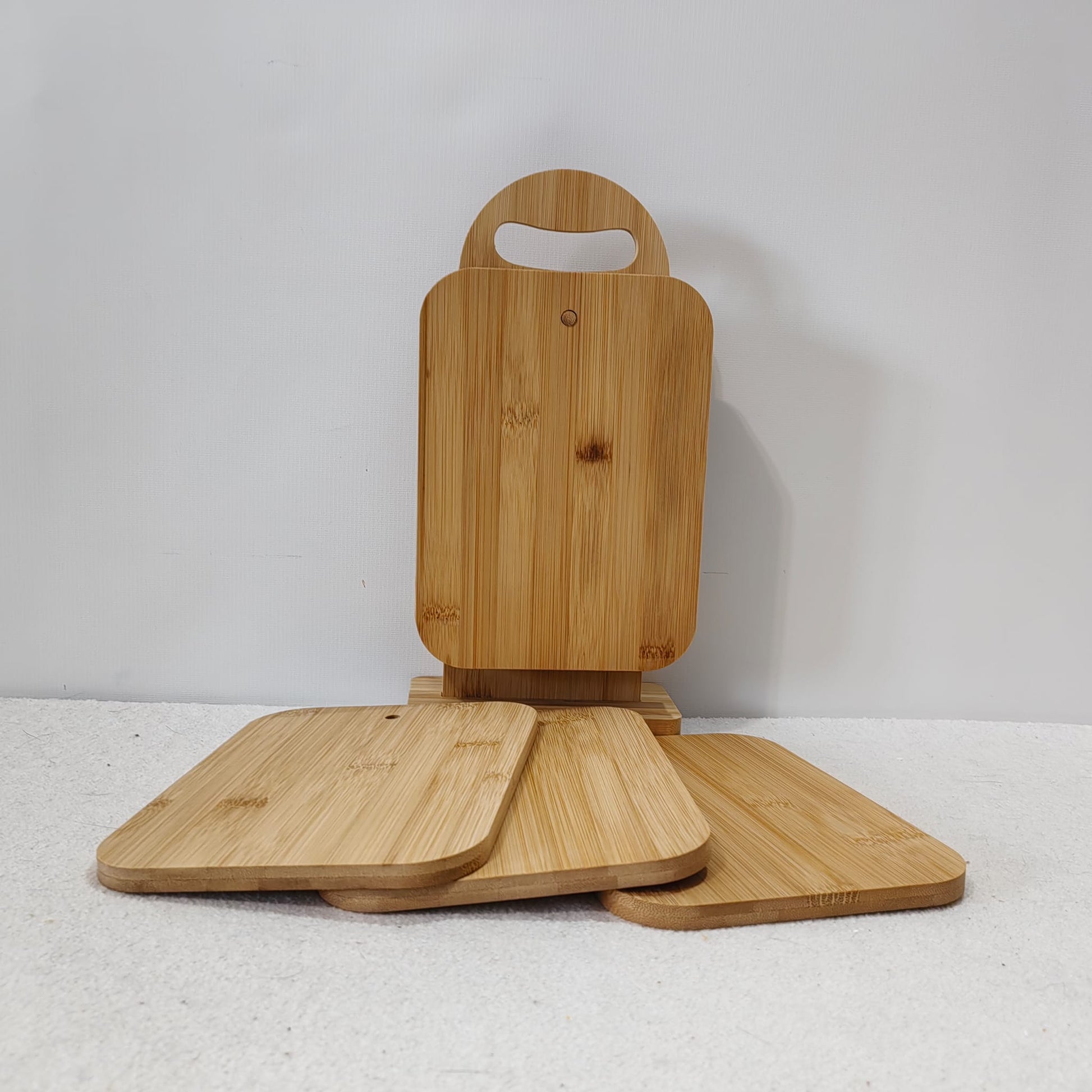 Set of 6 bamboo cutting boards with bamboo holder, 22cm x 16.5cm x 1cm
