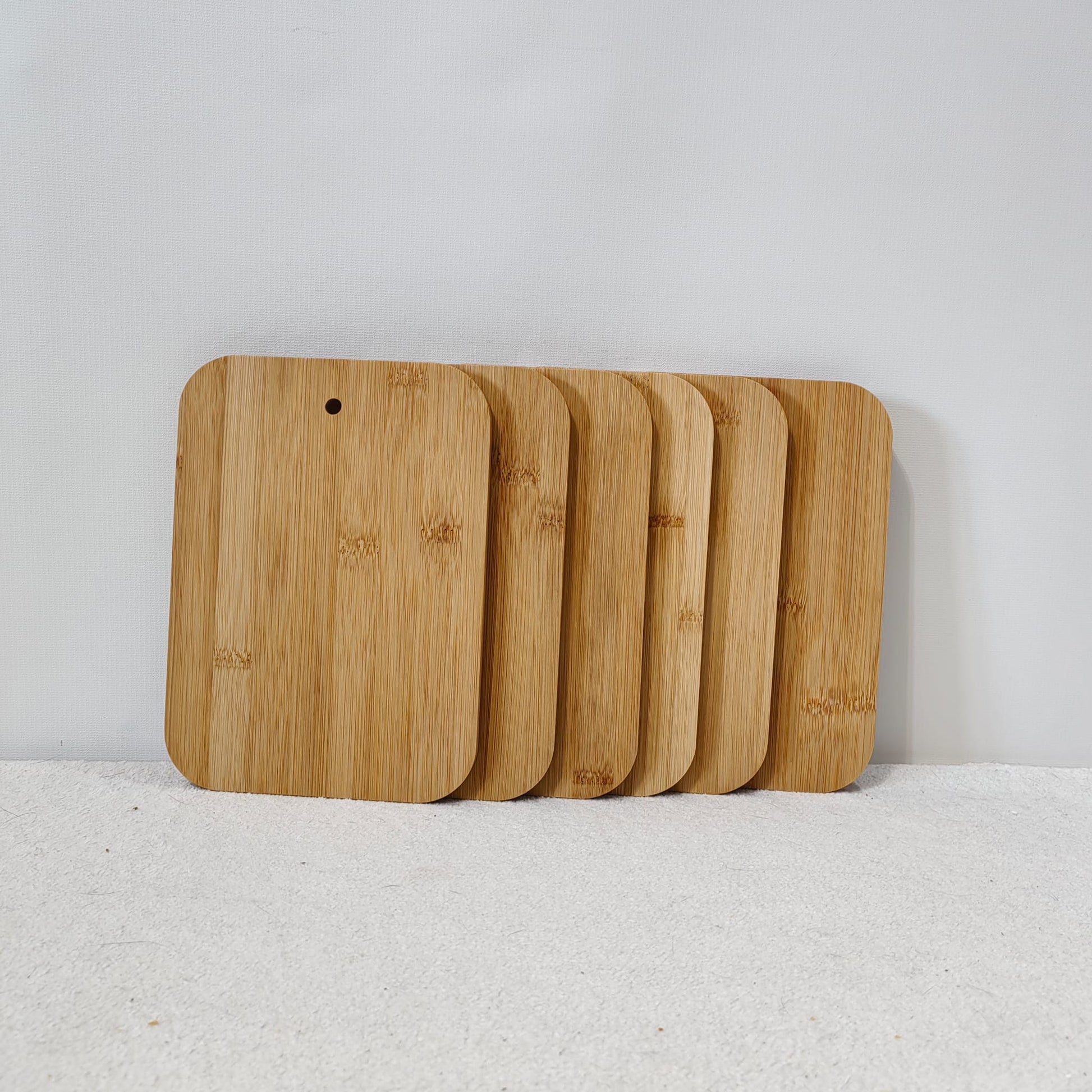 Set of 6 bamboo cutting boards with bamboo holder, 22cm x 16.5cm x 1cm